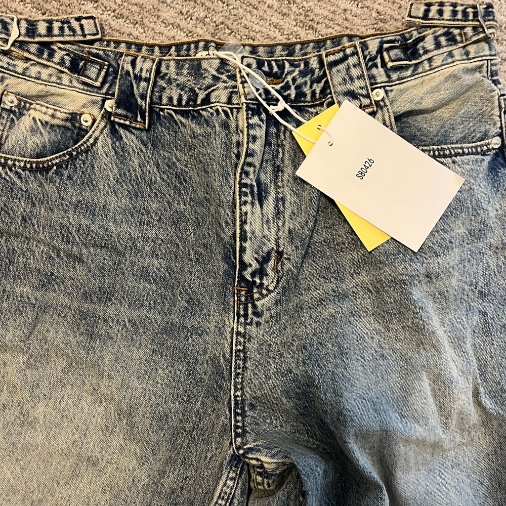 NWT Women’s size L barrel jean Signature8 - Picture 3 of 6
